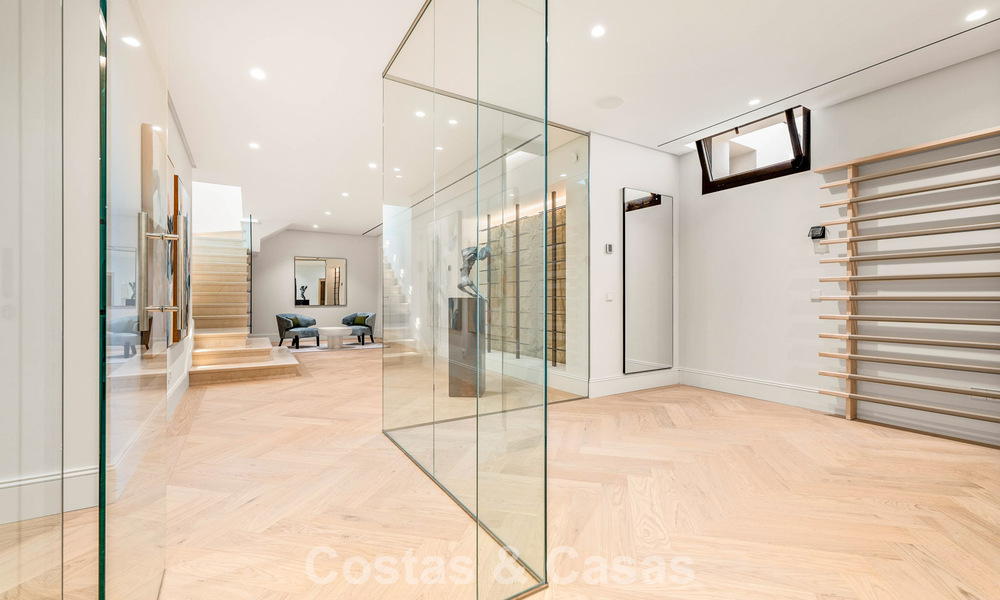 Move-in ready, luxury villa with modern-Mediterranean design for sale in popular golf area in Nueva Andalucia, Marbella 774545