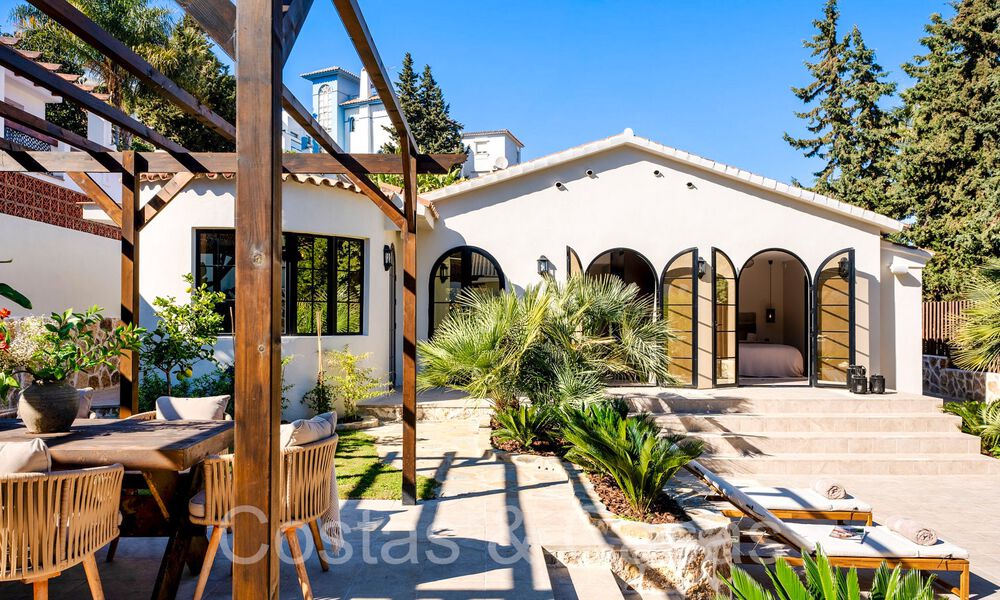 Mediterranean luxury villa with separate guesthouse for sale in Nueva Andalucia, Marbella 64436