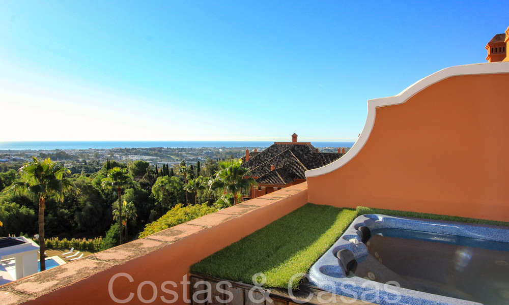 Ready to move in, spacious 3-bedroom penthouse for sale with magnificent sea views in Benahavis - Marbella 64295