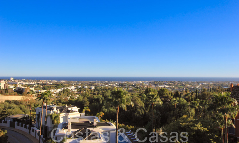 Ready to move in, spacious 3-bedroom penthouse for sale with magnificent sea views in Benahavis - Marbella 64302