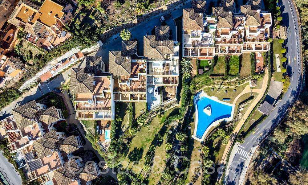 Sophisticated luxury apartment with lake, mountain and sea views for sale in Nueva Andalucia, Marbella 64474