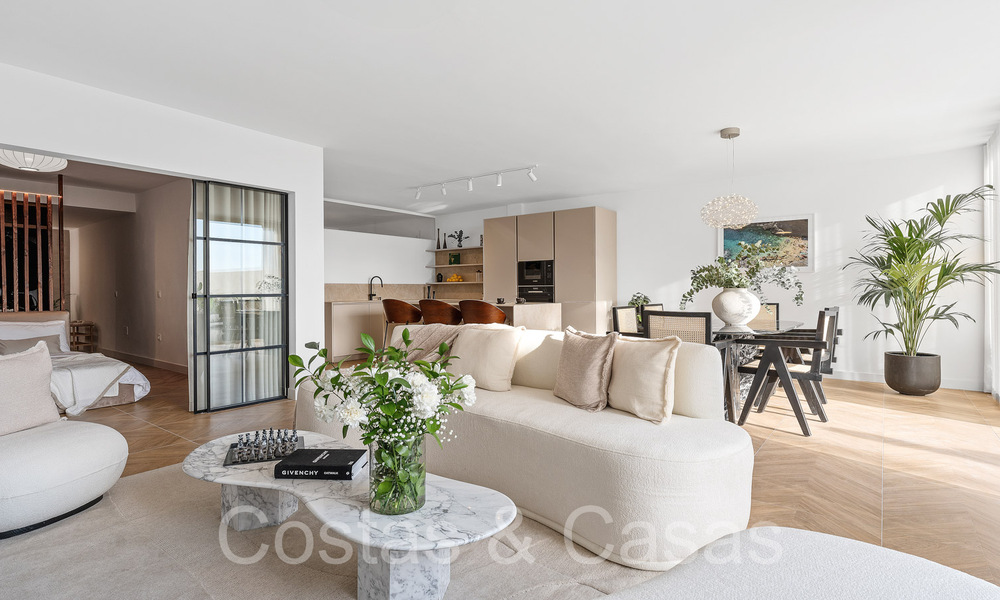 Sophisticated luxury apartment with lake, mountain and sea views for sale in Nueva Andalucia, Marbella 64481