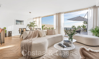 Sophisticated luxury apartment with lake, mountain and sea views for sale in Nueva Andalucia, Marbella 64483 
