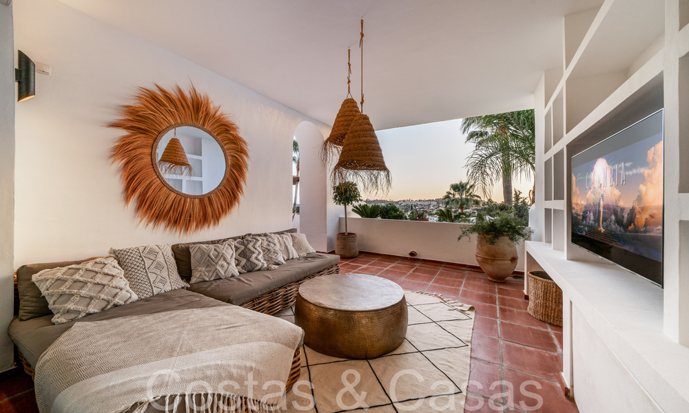 Charming apartment for sale with panoramic valley and sea views in Nueva Andalucia, Marbella 64585