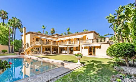 Traditional luxury villa with Andalusian charm for sale in Las Brisas in Nueva Andalucia's golf valley, Marbella 64150