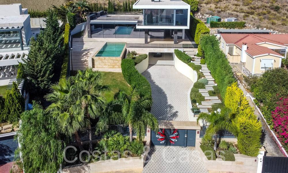 New luxury villa with advanced architectural style for sale in Nueva Andalucia's golf valley, Marbella 64558