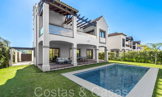 Spacious Spanish villas for sale in an idyllic golf setting in La Duquesa, Costa del Sol 64630 