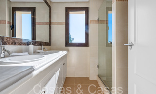 Spacious Spanish villas for sale in an idyllic golf setting in La Duquesa, Costa del Sol 64642 