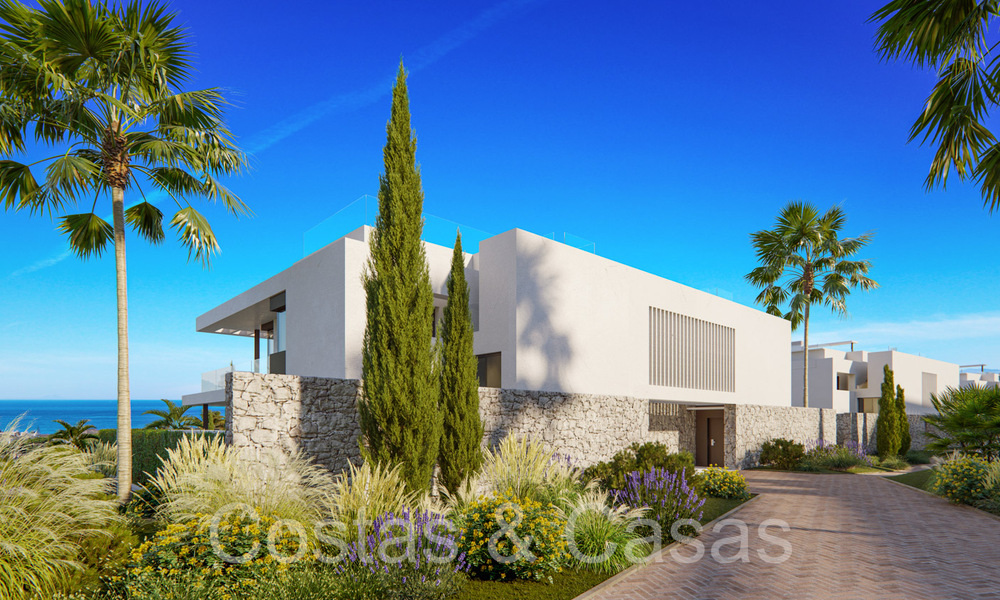 Prestigious new build apartments for sale directly on the golf course, with sea and golf views, East Marbella 64731