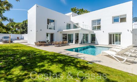 Ready to move in, modern luxury villa for sale surrounded by golf courses in Nueva Andalucia, Marbella 65512