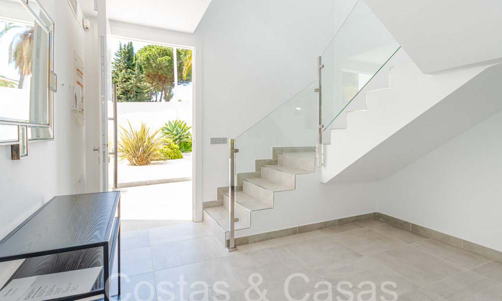 Ready to move in, modern luxury villa for sale surrounded by golf courses in Nueva Andalucia, Marbella 65531