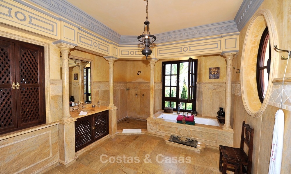 Villa - country estate for sale, Marbella - Estepona 875