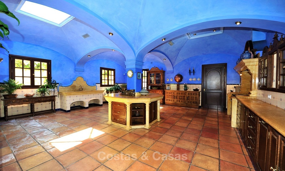 Villa - country estate for sale, Marbella - Estepona 884