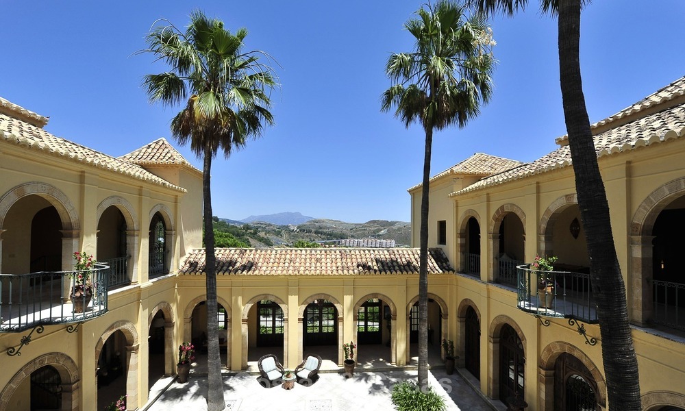Villa - country estate for sale, Marbella - Estepona 894