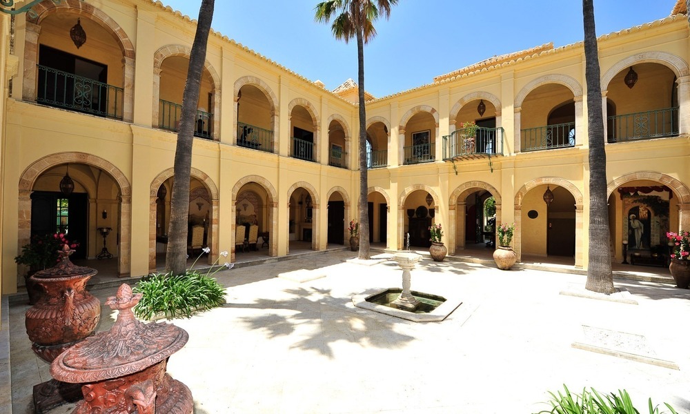 Villa - country estate for sale, Marbella - Estepona 896