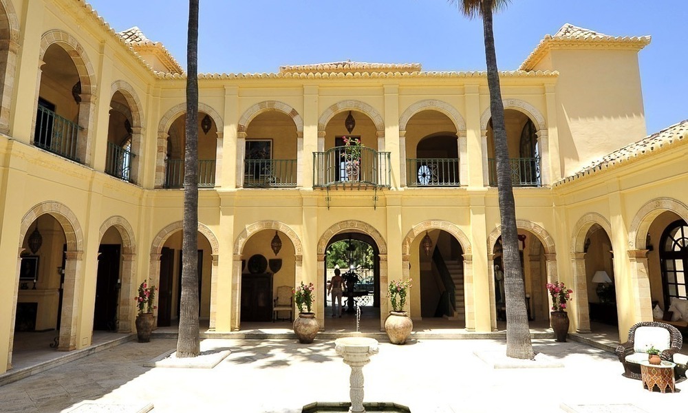 Villa - country estate for sale, Marbella - Estepona 897