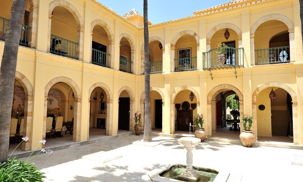 Villa - country estate for sale, Marbella - Estepona 902