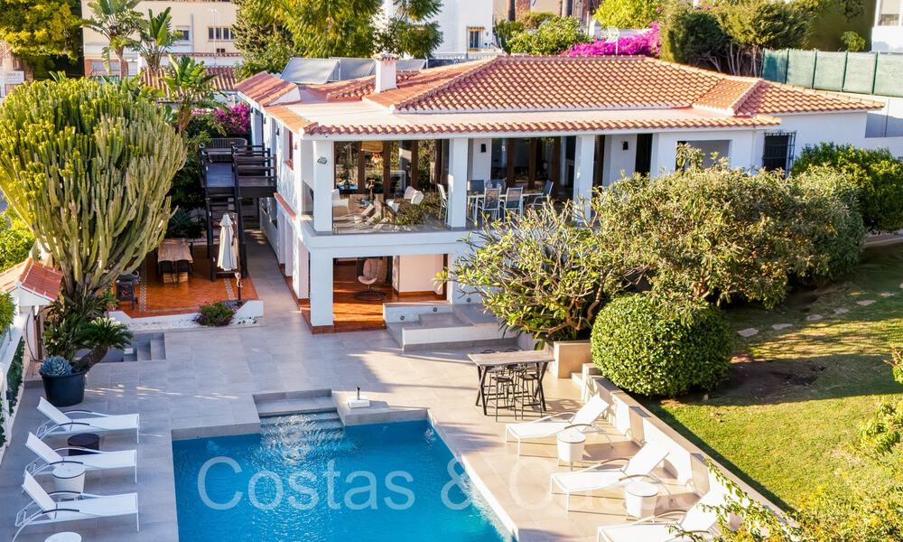 Spacious, contemporary luxury villa for sale in a popular residential area in Nueva Andalucia, Marbella 65011
