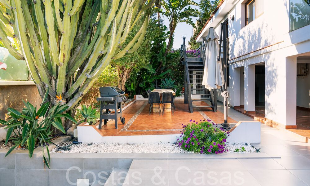 Spacious, contemporary luxury villa for sale in a popular residential area in Nueva Andalucia, Marbella 65043