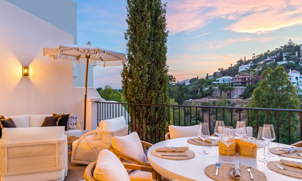 Luxuriously renovated terraced house for sale with spacious terrace and views of the golf course in La Quinta golf resort, Benahavis - Marbella 64658