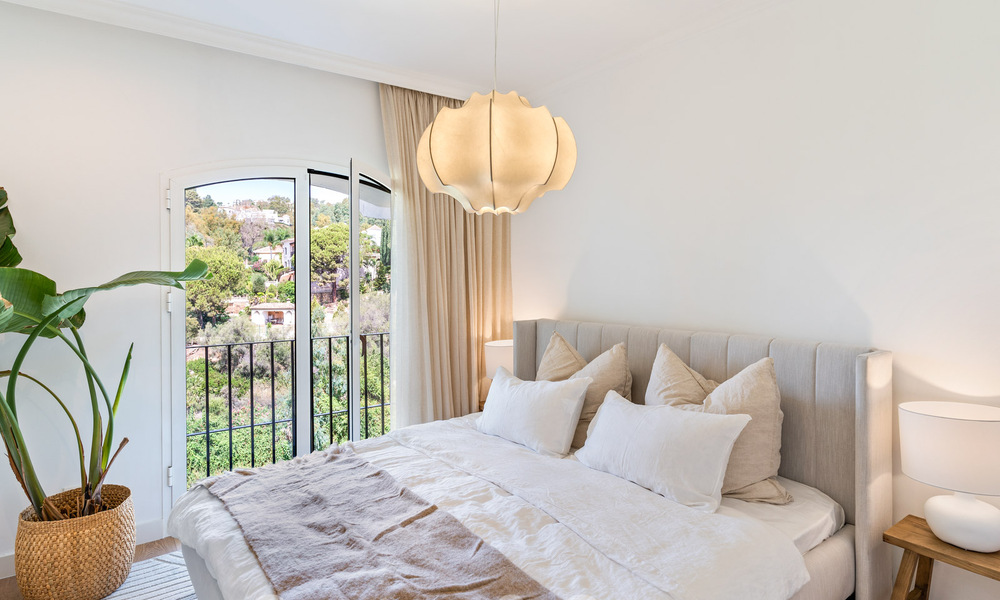 Luxuriously renovated terraced house for sale with spacious terrace and views of the golf course in La Quinta golf resort, Benahavis - Marbella 64673