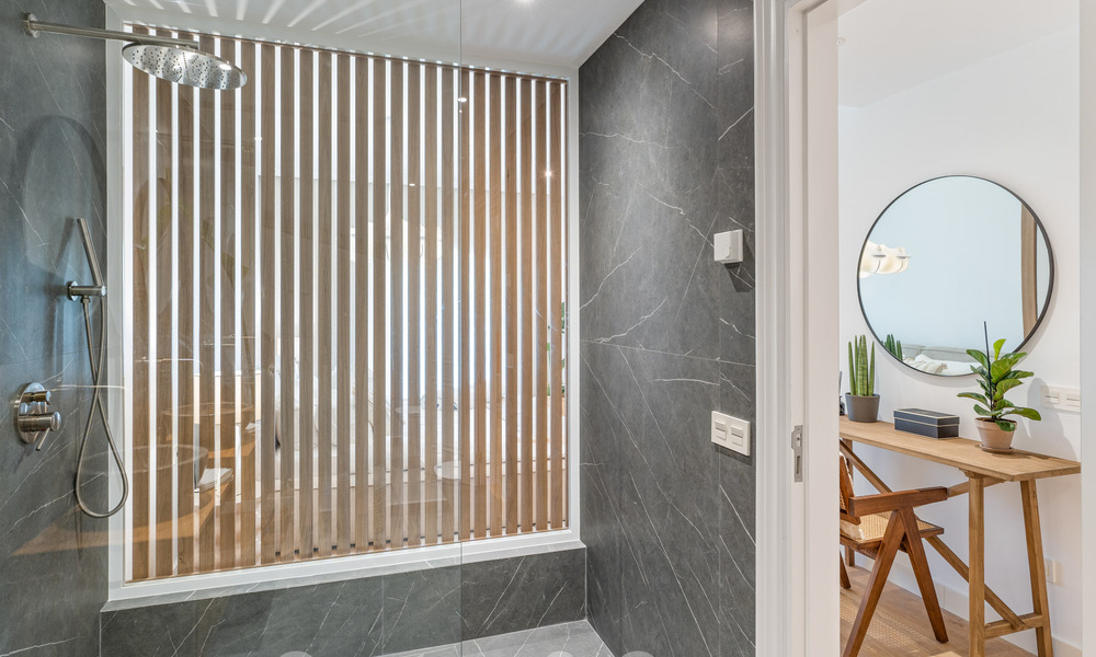 Luxuriously renovated terraced house for sale with spacious terrace and views of the golf course in La Quinta golf resort, Benahavis - Marbella 64675