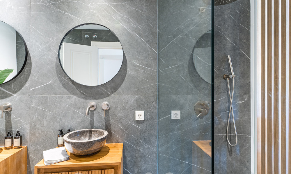 Luxuriously renovated terraced house for sale with spacious terrace and views of the golf course in La Quinta golf resort, Benahavis - Marbella 64685