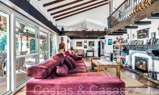 Rustic villa for sale on a spacious plot on the New Golden Mile between Marbella and Estepona 65599 