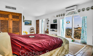 Rustic villa for sale on a spacious plot on the New Golden Mile between Marbella and Estepona 65615 