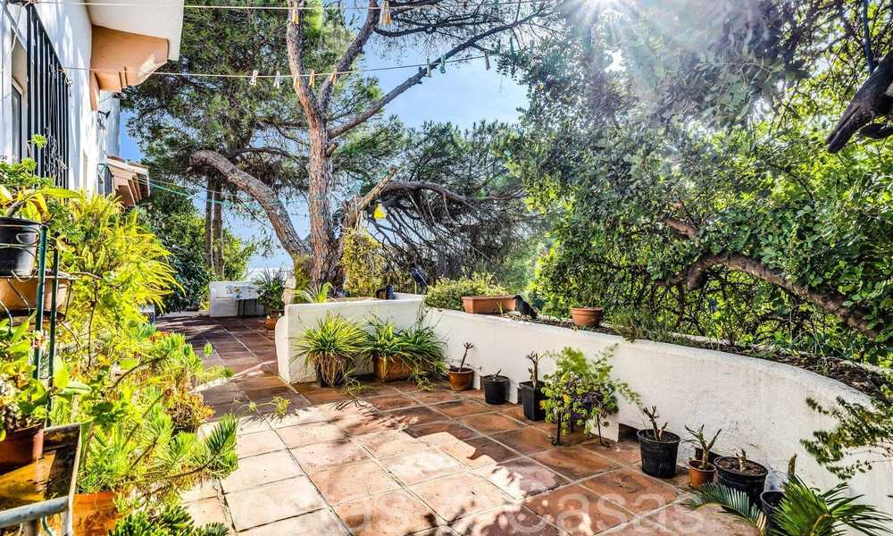 Rustic villa for sale on a spacious plot on the New Golden Mile between Marbella and Estepona 65638
