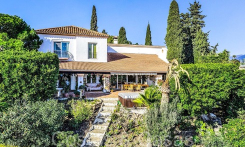 Rustic villa for sale on a spacious plot on the New Golden Mile between Marbella and Estepona 65643