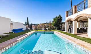 Spacious villa in Mediterranean architectural style for sale near Estepona centre 65662 