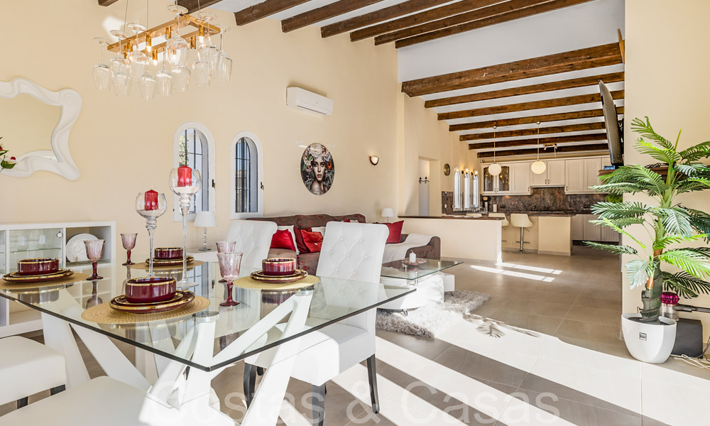 Spacious villa in Mediterranean architectural style for sale near Estepona centre 65684