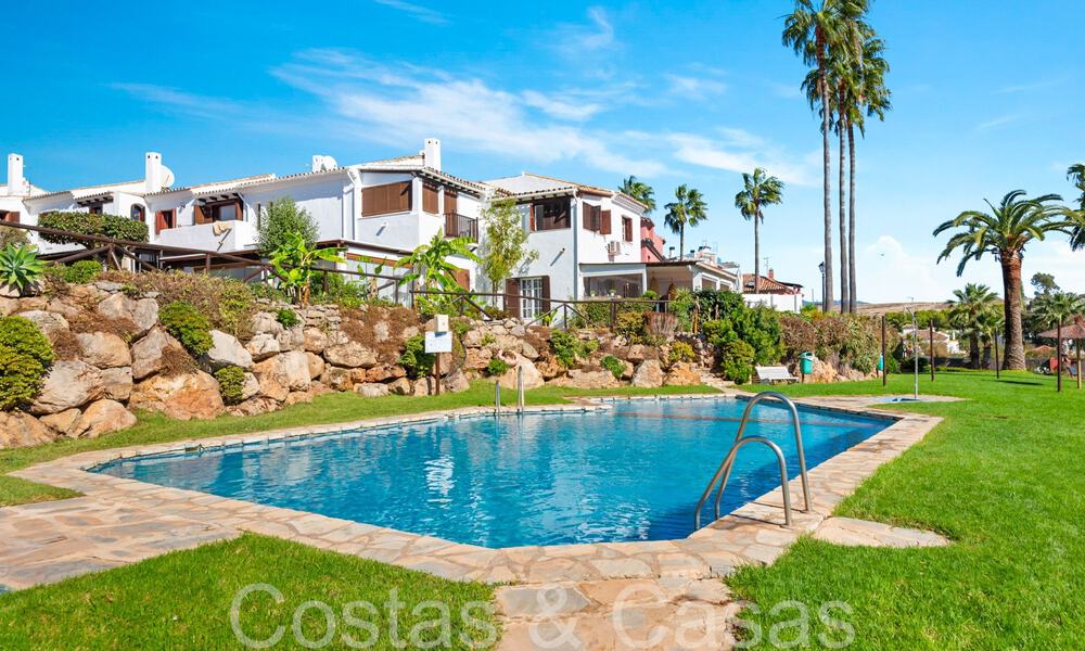 Trendy beach house for sale with stunning sea views in a first line beach complex close to Estepona town 65381