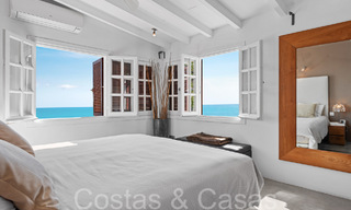 Trendy beach house for sale with stunning sea views in a first line beach complex close to Estepona town 65397 