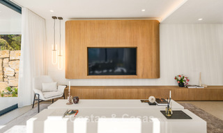 New, modern, detached luxury villas for sale adjacent to the golf course in Estepona 800230 