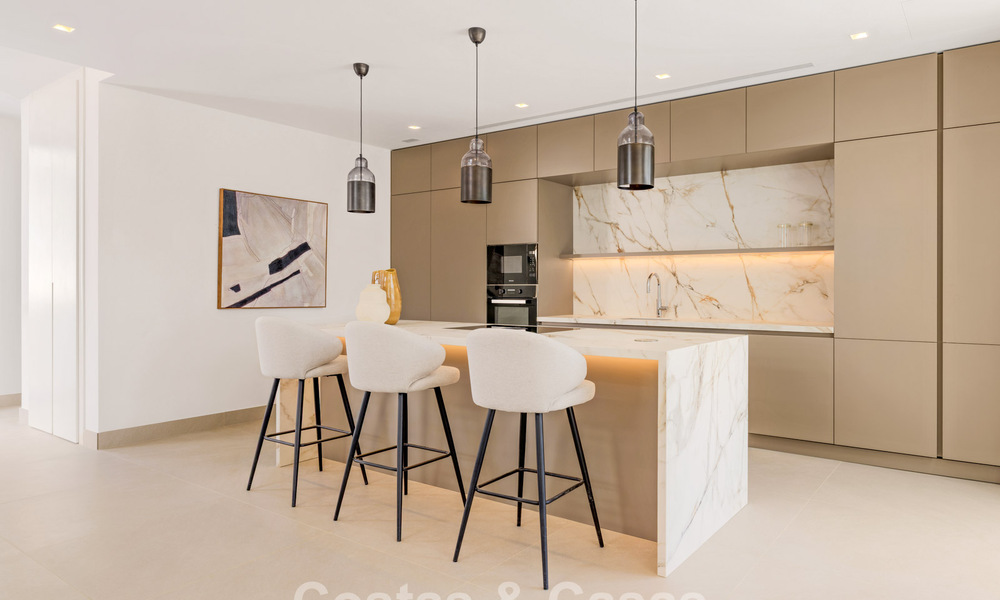 New, modern, detached luxury villas for sale adjacent to the golf course in Estepona 800231
