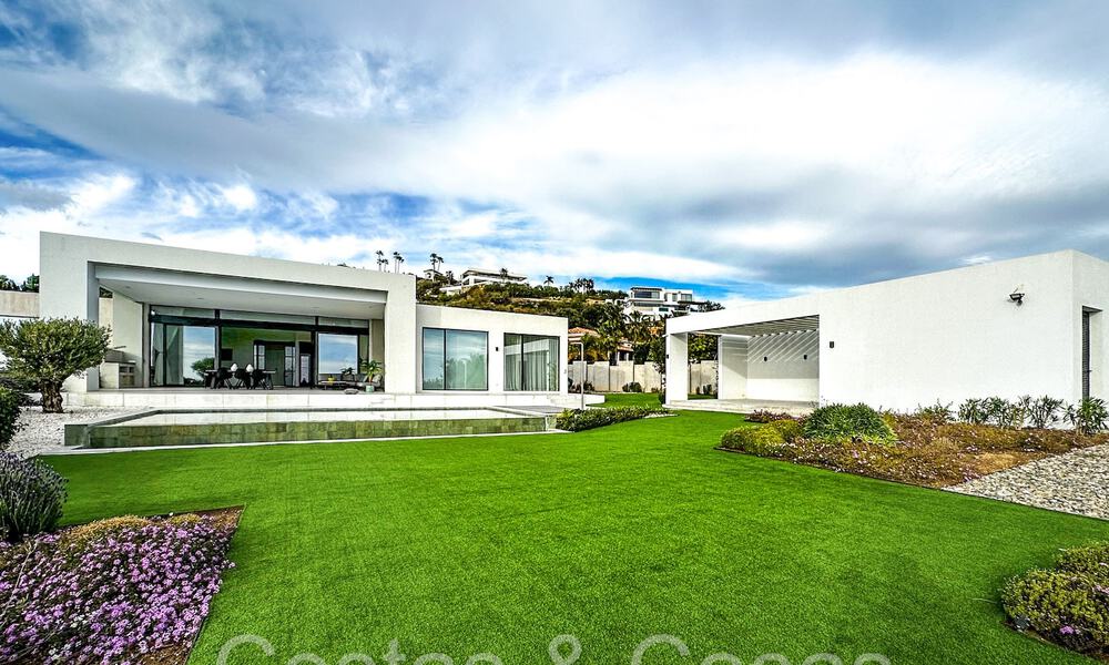 Ready to move in, single storey, minimalistic style, luxury villa for sale in a secure urbanization of Marbella - Benahavis 65459