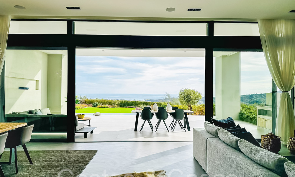 Ready to move in, single storey, minimalistic style, luxury villa for sale in a secure urbanization of Marbella - Benahavis 65473