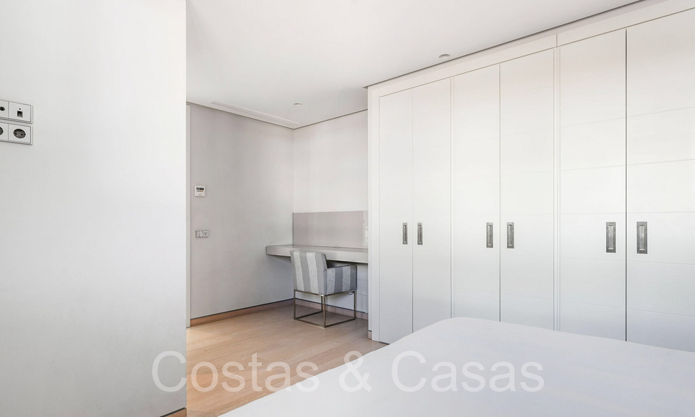 Modernist luxury villa for sale in a gated urbanization in La Quinta, Marbella - Benahavis 65712