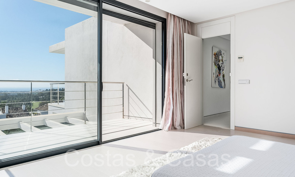 Modernist luxury villa for sale in a gated urbanization in La Quinta, Marbella - Benahavis 65715