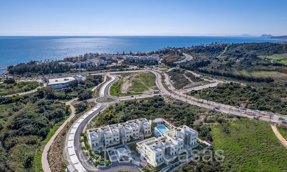 Contemporary new-build apartments for sale within walking distance of the beach and sea views, near Estepona centre 65561