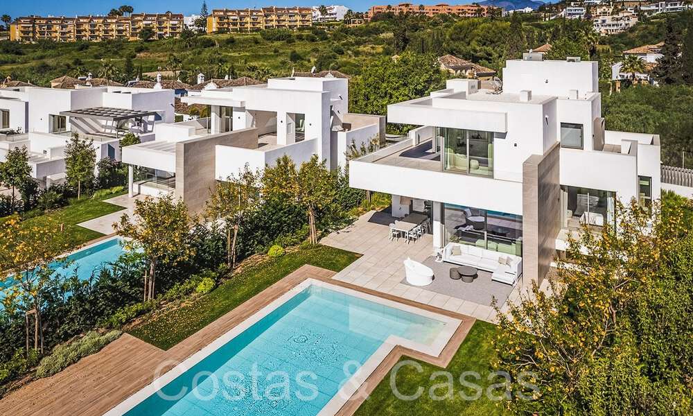 Sophisticated new build villas for sale on the New Golden Mile between Marbella and Estepona 66063