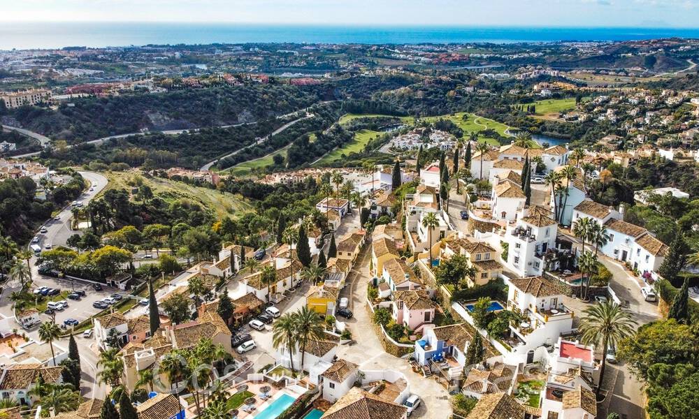 Picturesque townhouse with sea views and independent studio for sale in a gated community the hills of Marbella - Benahavis 65943