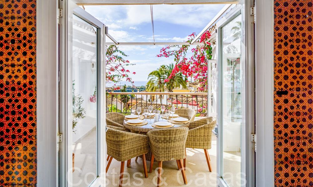 Picturesque townhouse with sea views and independent studio for sale in a gated community the hills of Marbella - Benahavis 65966