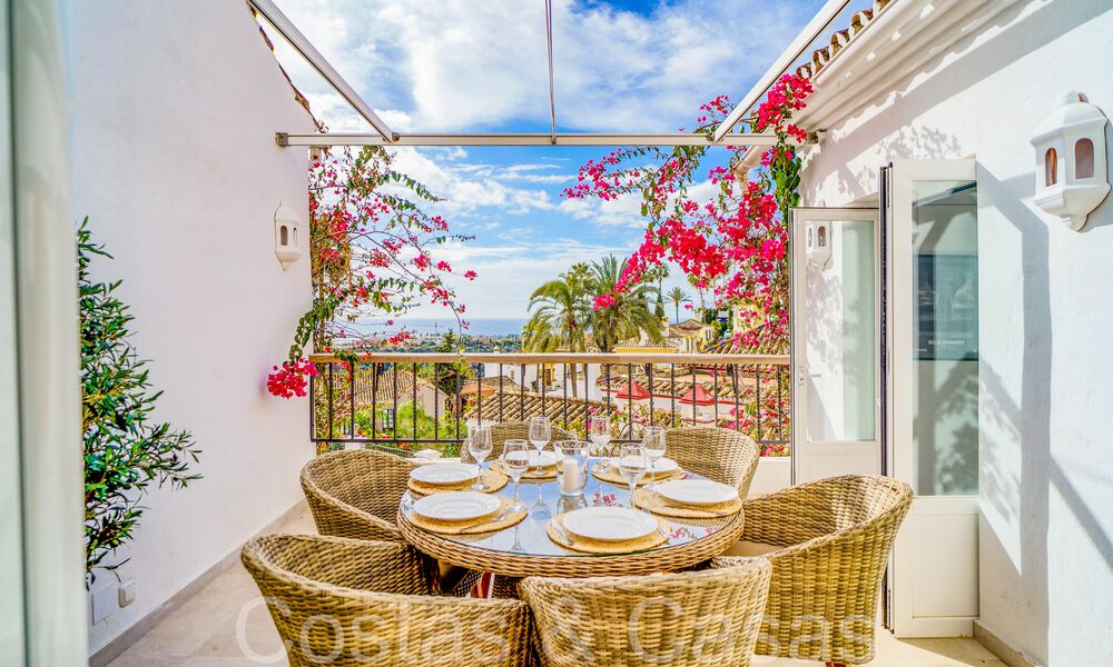 Picturesque townhouse with sea views and independent studio for sale in a gated community the hills of Marbella - Benahavis 65967