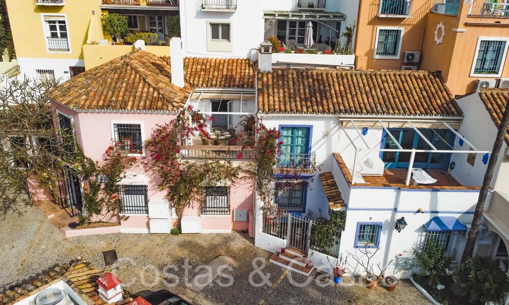Picturesque townhouse with sea views and independent studio for sale in a gated community the hills of Marbella - Benahavis 65970