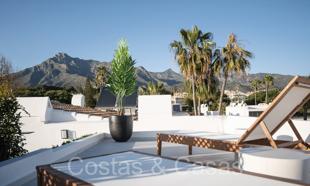 Beautifully renovated townhouse for sale on Marbella's Golden Mile 65779