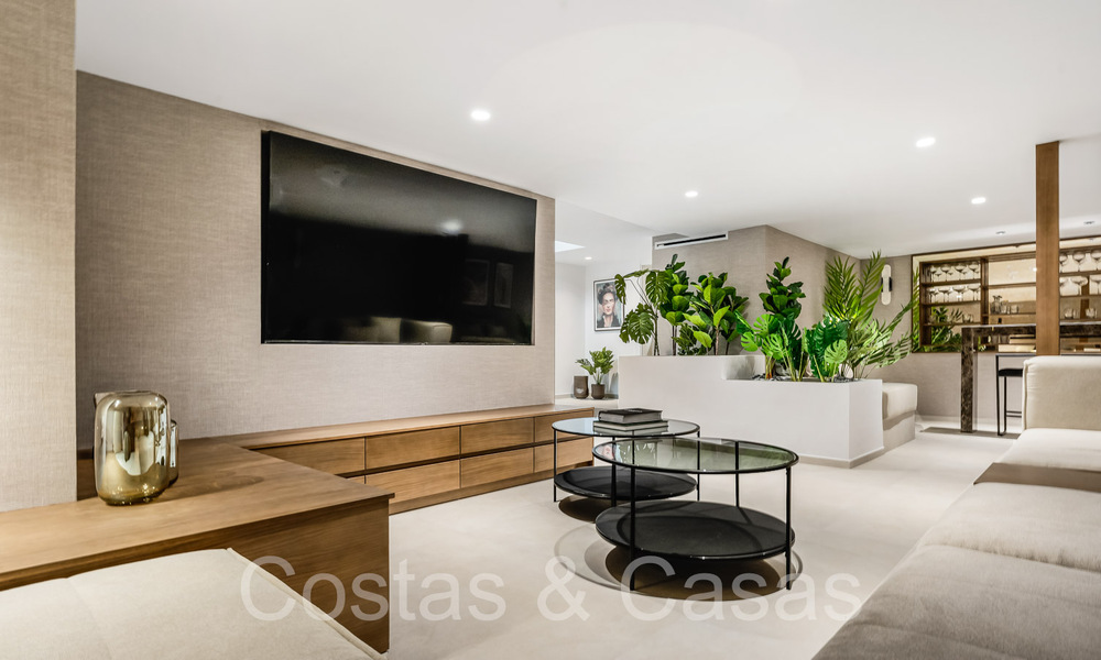 Beautifully renovated townhouse for sale on Marbella's Golden Mile 65785