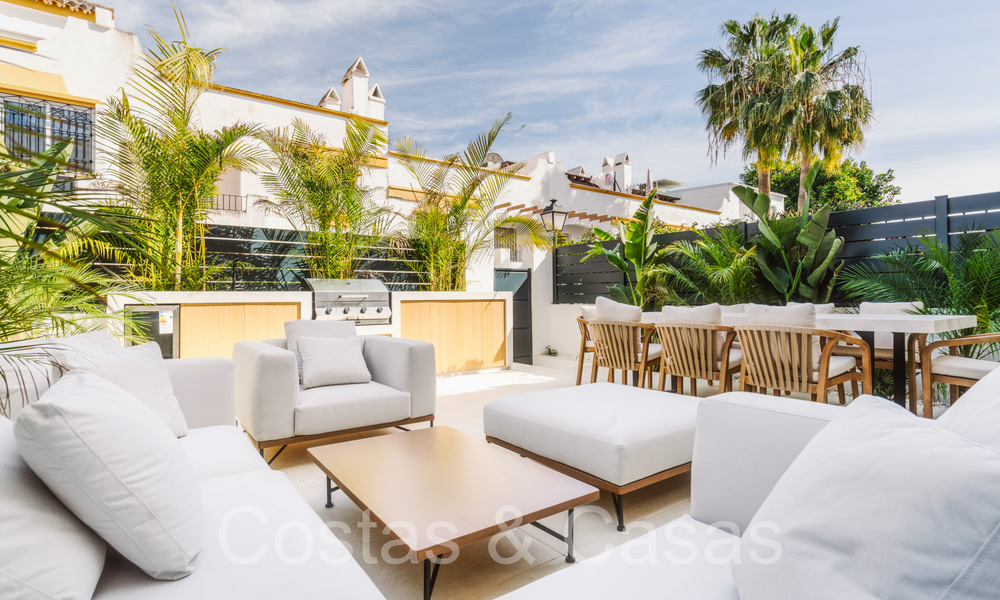 Beautifully renovated townhouse for sale on Marbella's Golden Mile 65802